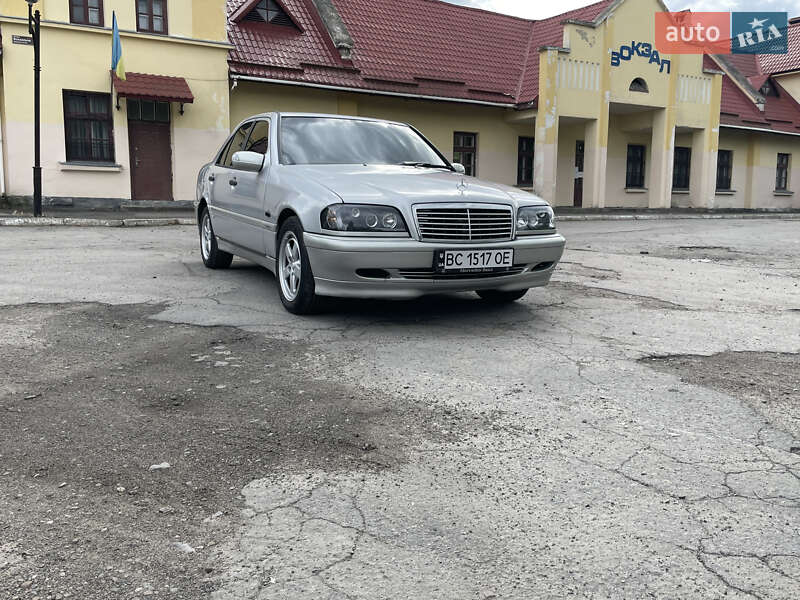Седан Mercedes-Benz C-Class 1994 в Жовкве