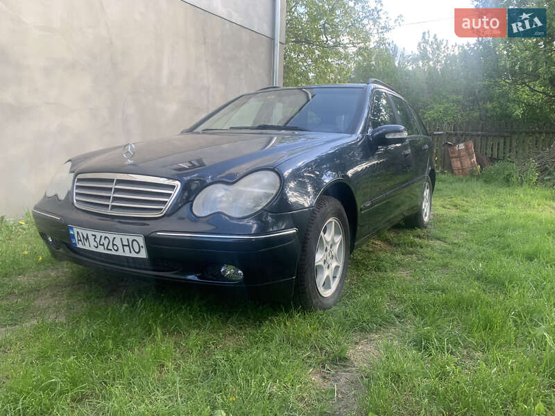 Универсал Mercedes-Benz C-Class 2004 в 
