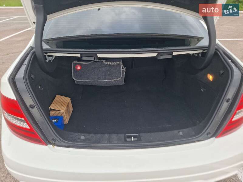 Седан Mercedes-Benz C-Class 2013 в Житомирі