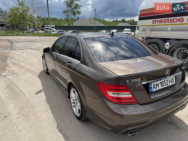 Седан Mercedes-Benz C-Class 2012 в Житомире