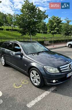 Універсал Mercedes-Benz C-Class 2010 в Чернівцях
