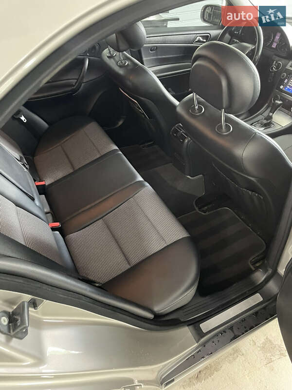 Седан Mercedes-Benz C-Class 2004 в Львове