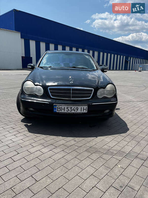 Седан Mercedes-Benz C-Class 2002 в Одессе