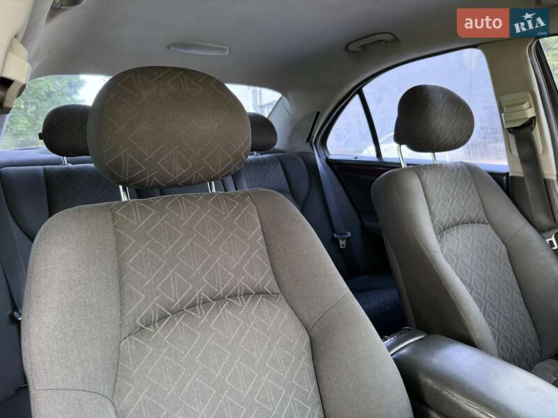 Седан Mercedes-Benz C-Class 2000 в Ровно