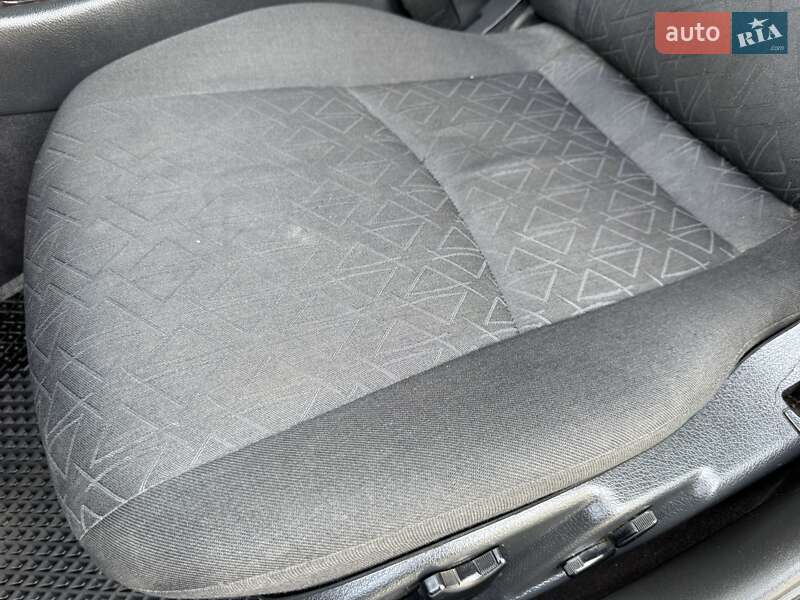 Седан Mercedes-Benz C-Class 2000 в Ровно