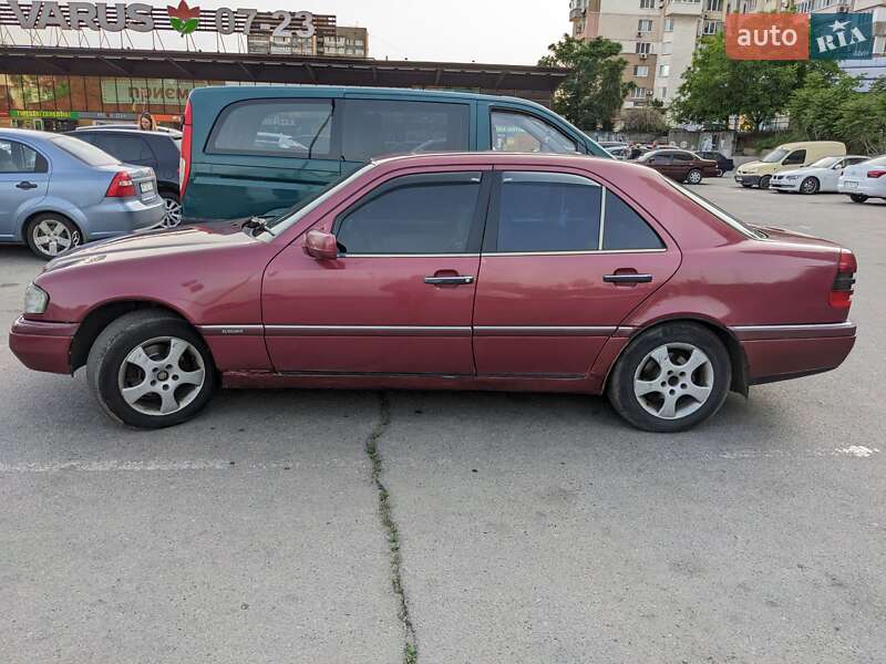 Седан Mercedes-Benz C-Class 1994 в Запоріжжі