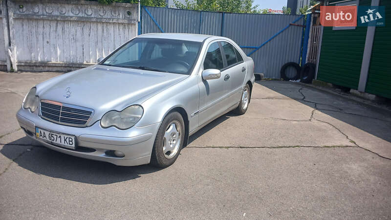 Седан Mercedes-Benz C-Class 2001 в 