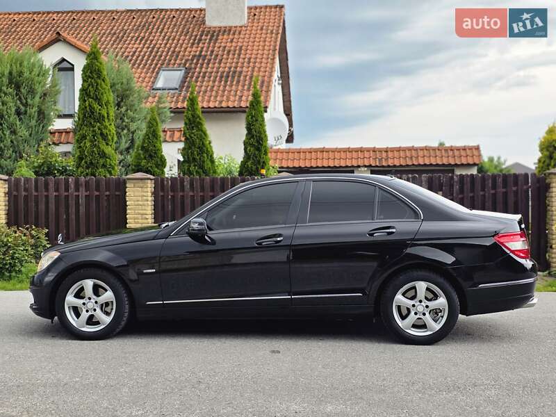 Седан Mercedes-Benz C-Class 2010 в Вінниці