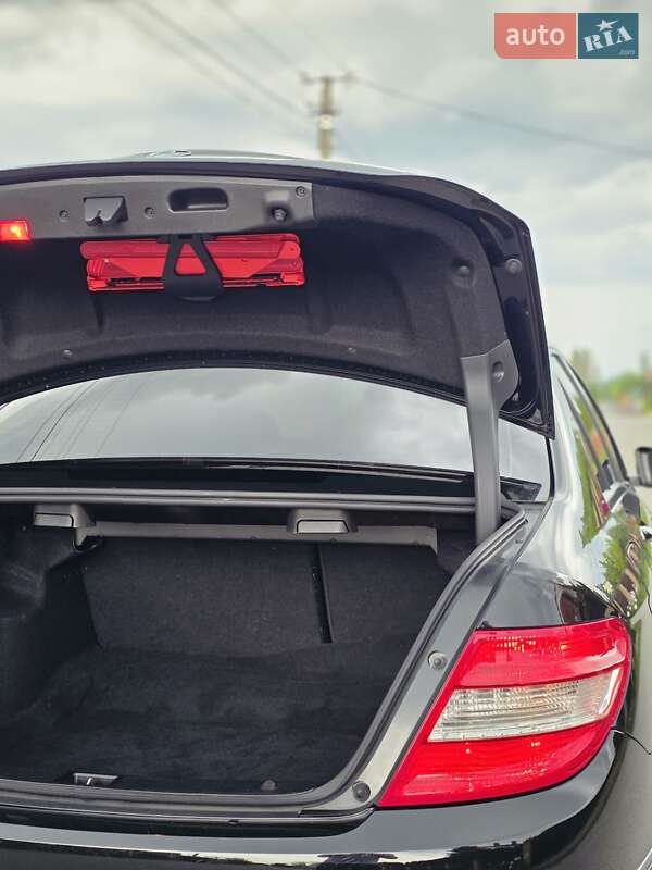 Седан Mercedes-Benz C-Class 2010 в Вінниці