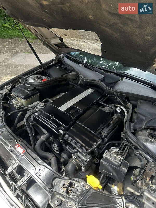 Седан Mercedes-Benz C-Class 2004 в Тернополі