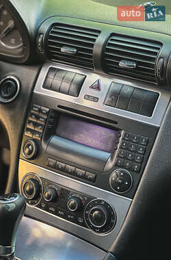 Седан Mercedes-Benz C-Class 2004 в 