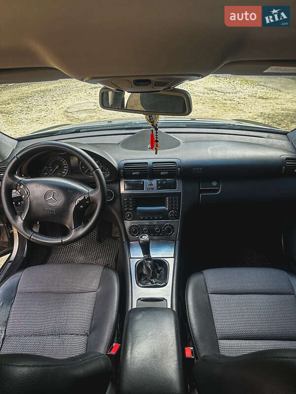 Седан Mercedes-Benz C-Class 2004 в Тернополі