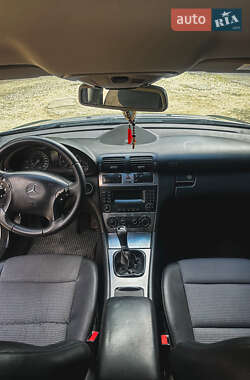 Седан Mercedes-Benz C-Class 2004 в 