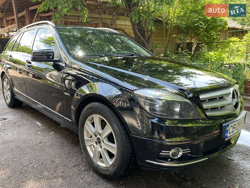 Універсал Mercedes-Benz C-Class 2009 в Чернігові