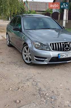 Седан Mercedes-Benz C-Class 2011 в Рені