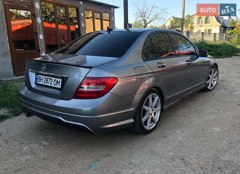 Седан Mercedes-Benz C-Class 2011 в Рени