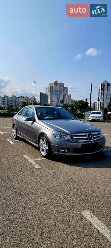 Седан Mercedes-Benz C-Class 2011 в 