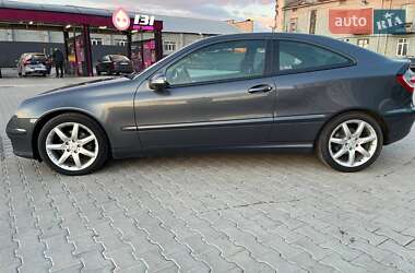 Купе Mercedes-Benz C-Class 2006 в 