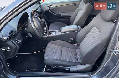 Купе Mercedes-Benz C-Class 2006 в 