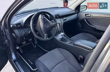 Купе Mercedes-Benz C-Class 2006 в 