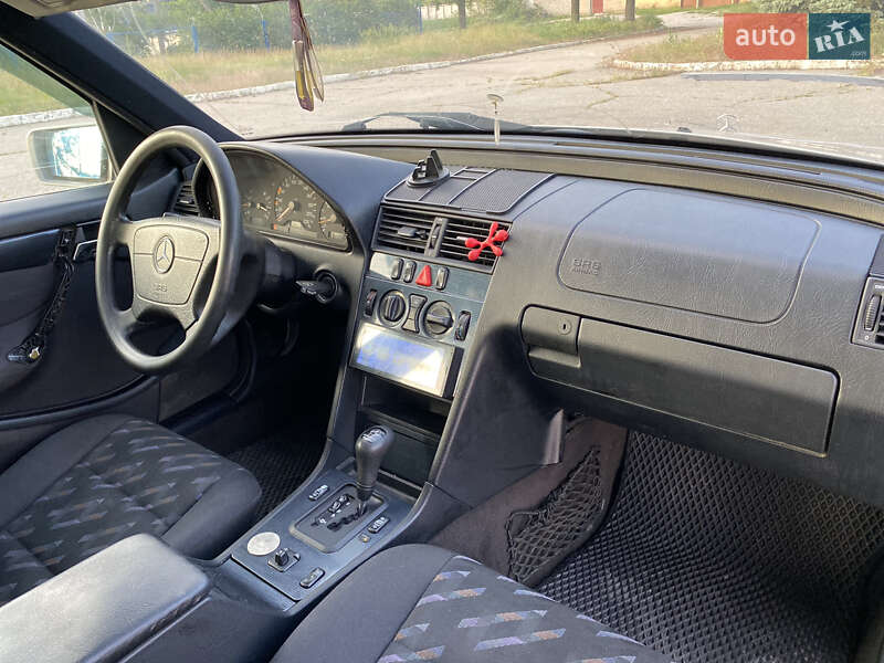 Универсал Mercedes-Benz C-Class 2000 в Кропивницком
