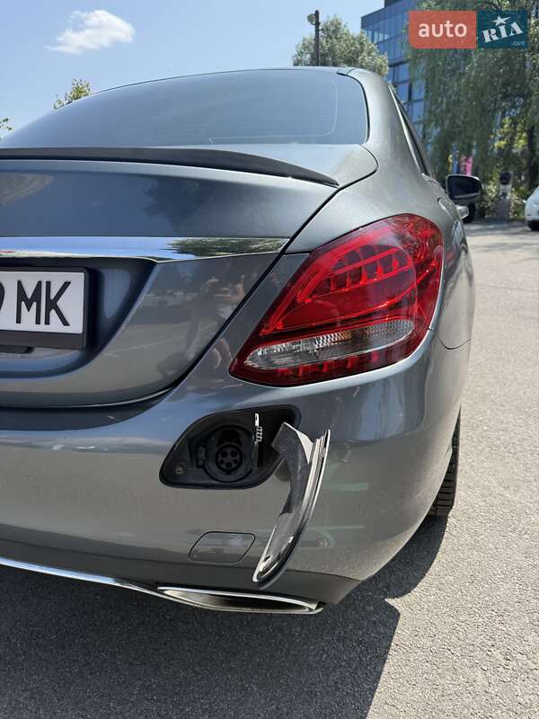 Седан Mercedes-Benz C-Class 2017 в Києві