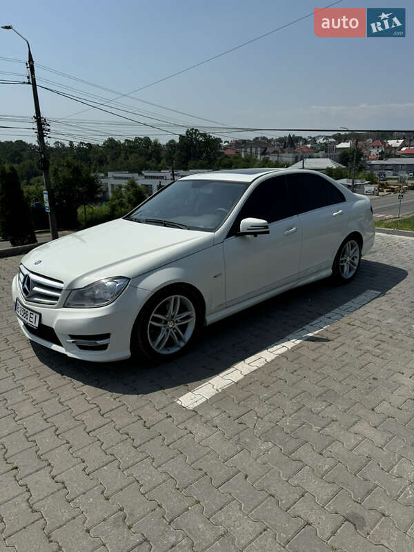Седан Mercedes-Benz C-Class 2011 в Черновцах