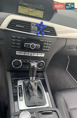 Купе Mercedes-Benz C-Class 2011 в 