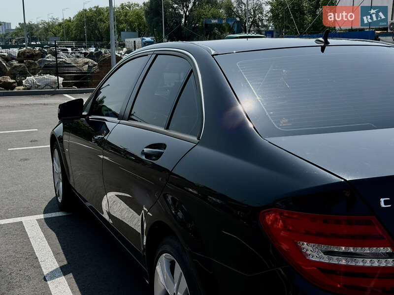 Седан Mercedes-Benz C-Class 2011 в Киеве