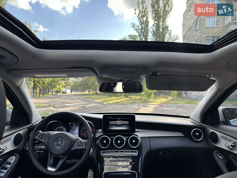 Седан Mercedes-Benz C-Class 2017 в Киеве