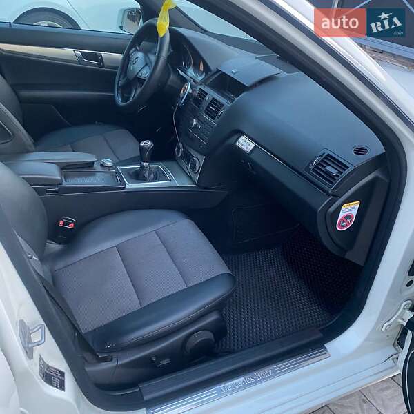 Седан Mercedes-Benz C-Class 2009 в Киеве