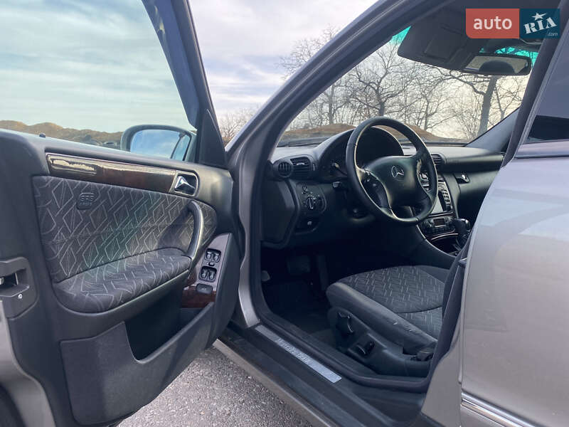 Седан Mercedes-Benz C-Class 2003 в Одесі