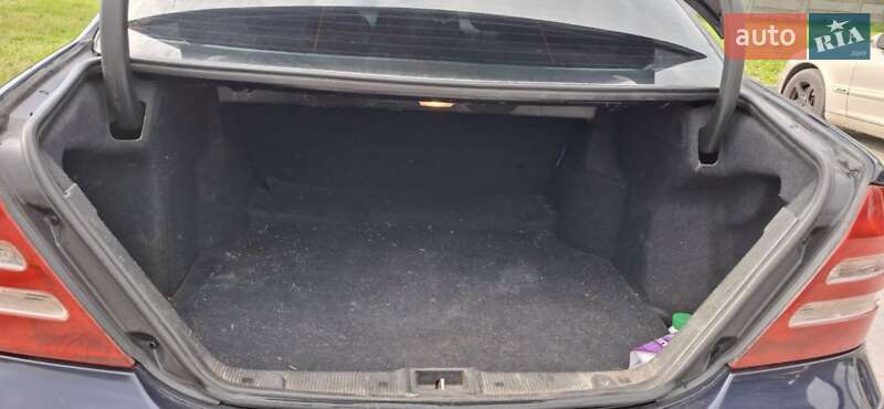 Седан Mercedes-Benz C-Class 2003 в Ивано-Франковске