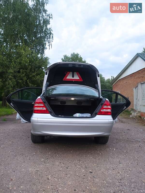 Седан Mercedes-Benz C-Class 2005 в Гадячі