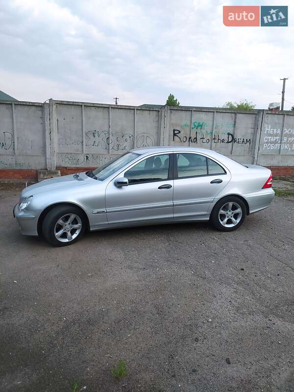 Седан Mercedes-Benz C-Class 2005 в Гадячі