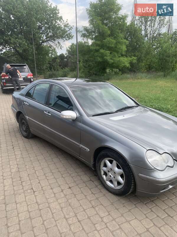 Седан Mercedes-Benz C-Class 2001 в Першотравенську
