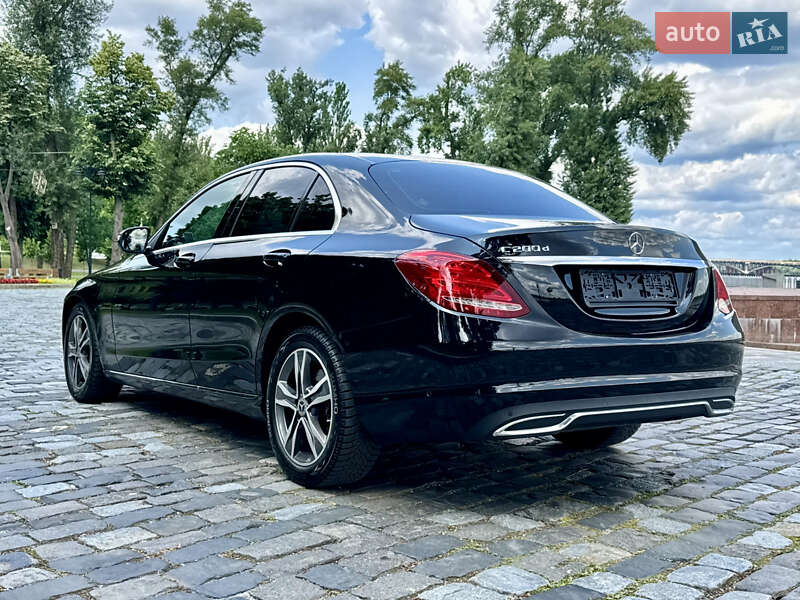 Седан Mercedes-Benz C-Class 2015 в Києві