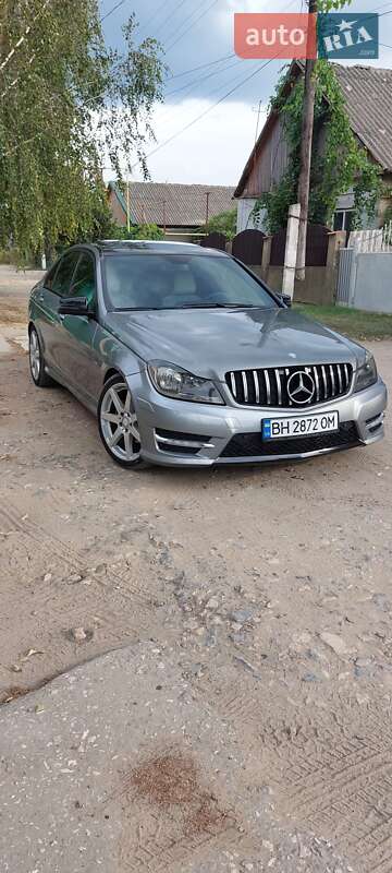 Седан Mercedes-Benz C-Class 2011 в Рени