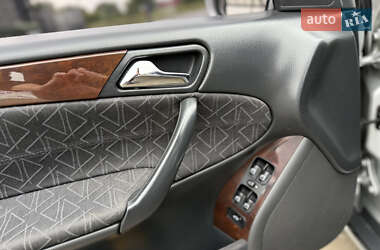 Седан Mercedes-Benz C-Class 2001 в 