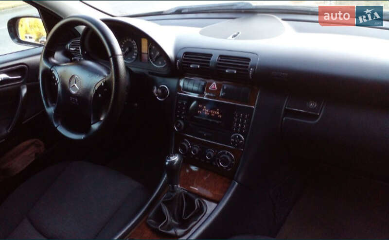 Универсал Mercedes-Benz C-Class 2004 в Киеве