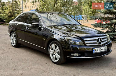 Седан Mercedes-Benz C-Class 2010 в Киеве