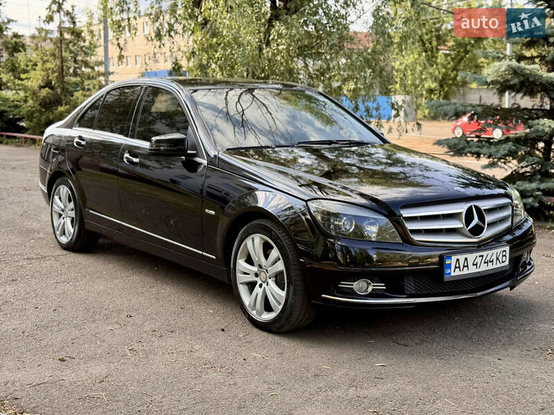Mercedes-Benz C-Class 2010