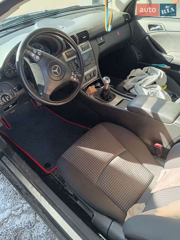 Купе Mercedes-Benz C-Class 2007 в Ровно фото 6 Купе Mercedes-Benz C-Class 2007 в Ровно