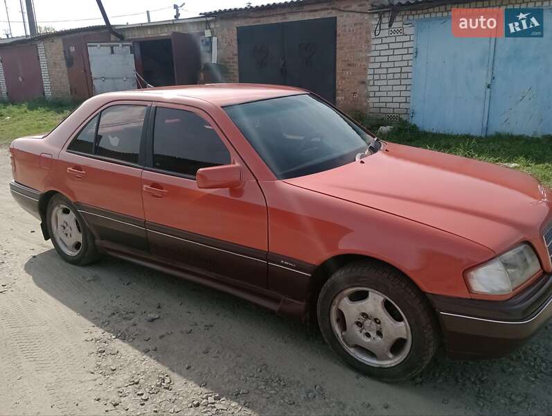 Седан Mercedes-Benz C-Class 1994 в Переяславі