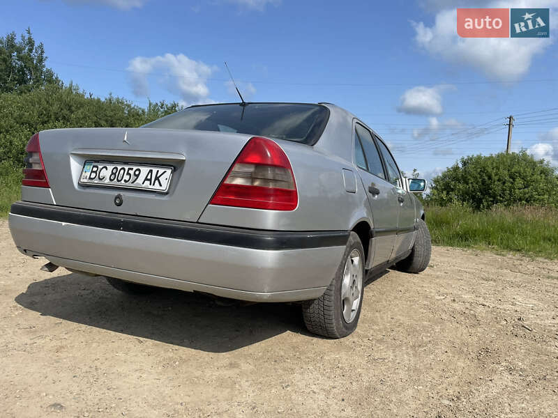 Седан Mercedes-Benz C-Class 1996 в Долині
