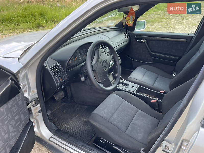 Седан Mercedes-Benz C-Class 1996 в Долині