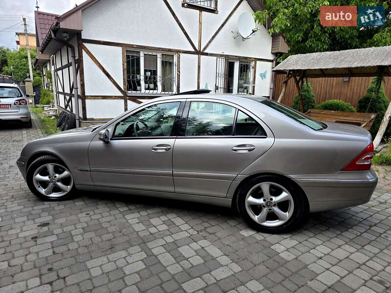 Седан Mercedes-Benz C-Class 2004 в Полтаве