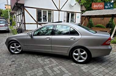 Седан Mercedes-Benz C-Class 2004 в 
