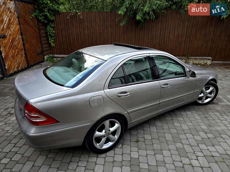 Седан Mercedes-Benz C-Class 2004 в Полтаве
