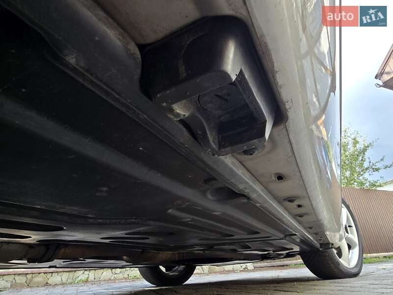 Седан Mercedes-Benz C-Class 2004 в Полтаве